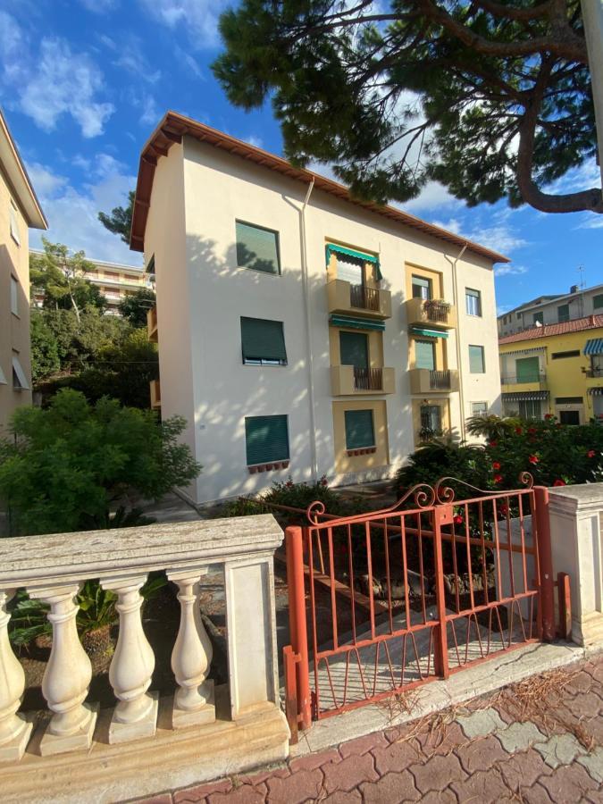 Apartmán Casa Di Vavi Ospedaletti Exteriér fotografie